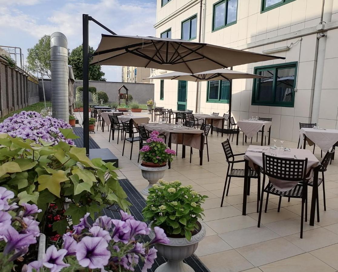 Hotel Parisi Nichelino Eksteriør bilde