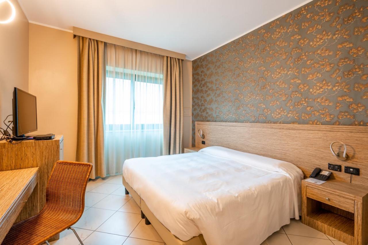 Hotel Parisi Nichelino Eksteriør bilde