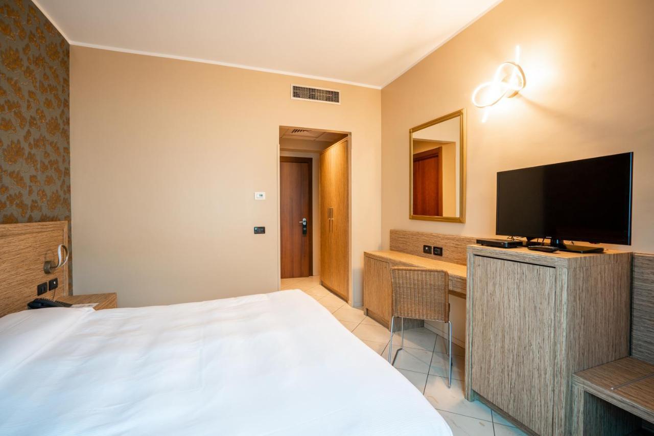 Hotel Parisi Nichelino Eksteriør bilde